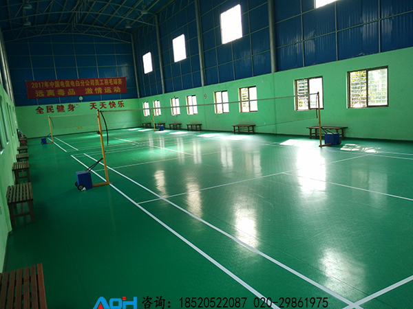 ï���҃�(n��i)��ë���(ch��ng)��